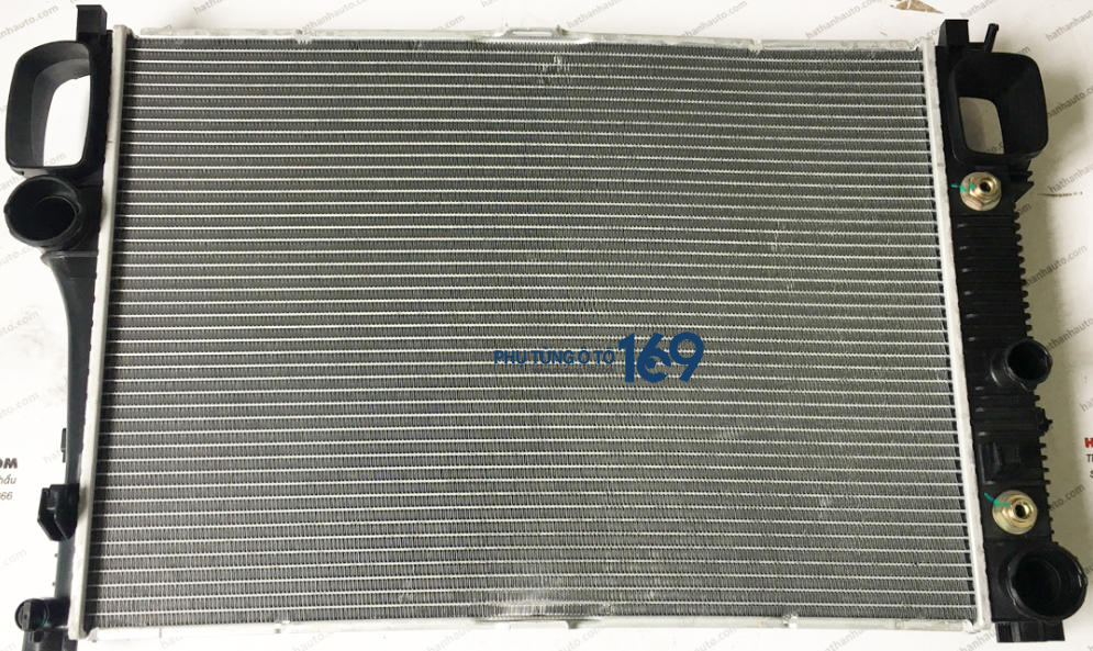 Két nước Mercedes E200 Két nước Mercedes E200