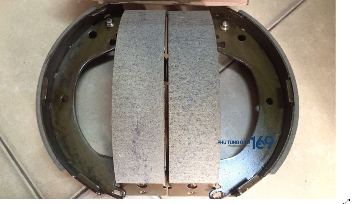 Má phanh sau Mitsubishi Pajero V33 Má phanh sau Mitsubishi Pajero V33