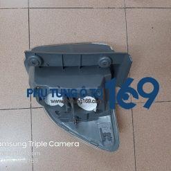 Đèn hậu miếng ngoài Toyota Fortuner