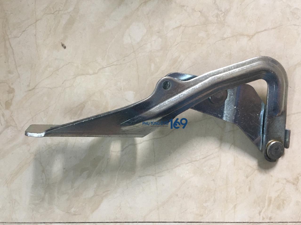 Bản lề Capo Ford Focus 2010 – 2012