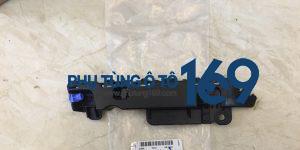 Nẹp cài cản trước trái Chevrolet Cruze Giá bắt cản trước phải Chevrolet Cruze