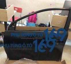 Cánh cửa trước phải Toyota Yaris