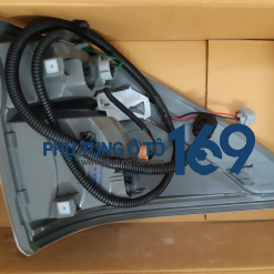 Đèn hậu ngoài phải Mazda Bt50