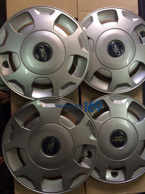 Ốp lazang ford transit 2016