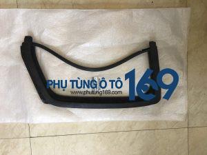 Gioăng kính chết sau trái Nissan Navara Gioăng kính chết sau trái Nissan Navara