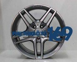 La zăng Mercedes E200