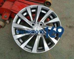 La zăng Mitsubishi Mirage