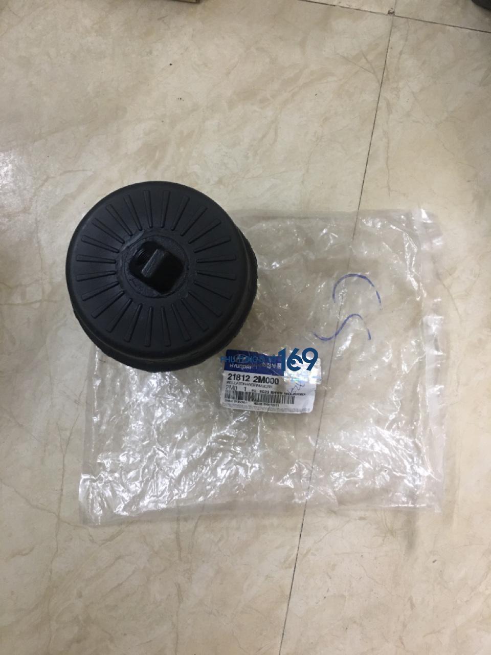 Chân máy phải Hyundai Genesis Coupe Chân máy phải Hyundai Genesis Coupe