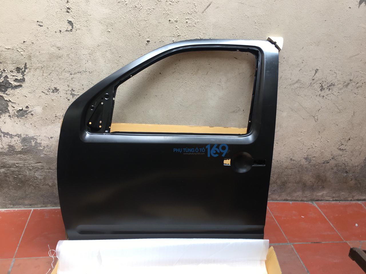 Cánh cửa trước trái Nissan Navara Cánh cửa trước trái Nissan Navara