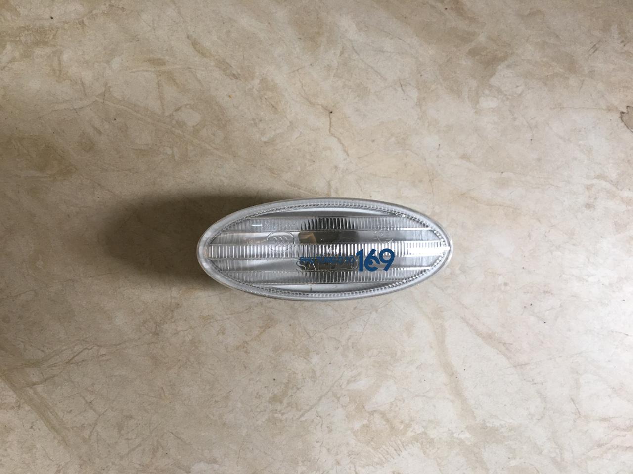 Đèn tai xe Nissan Navara Đèn tai xe Nissan Navara