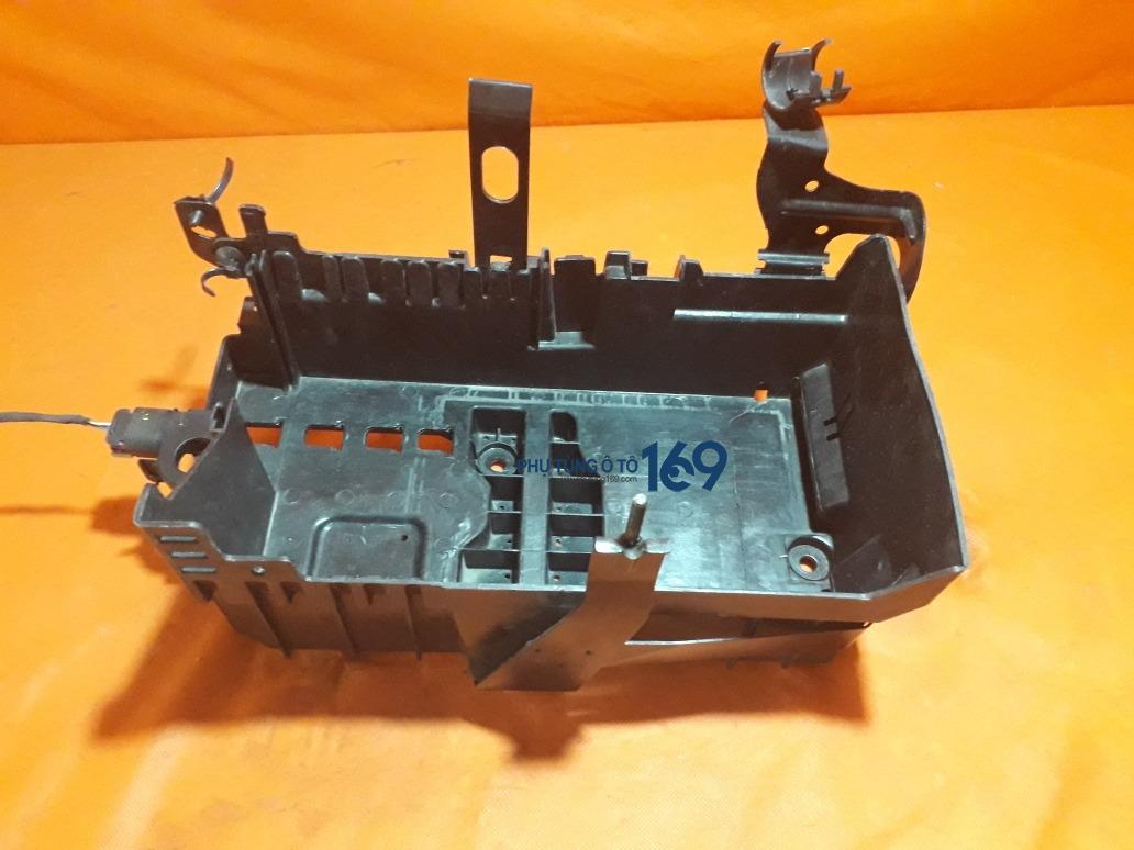 Giá đỡ bình ắc quy Daewoo Lacetti CDX Giá đỡ bình ắc quy Daewoo Lacetti CDX