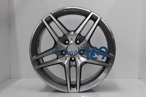 La zăng Mercedes E200 La zăng Mercedes E200