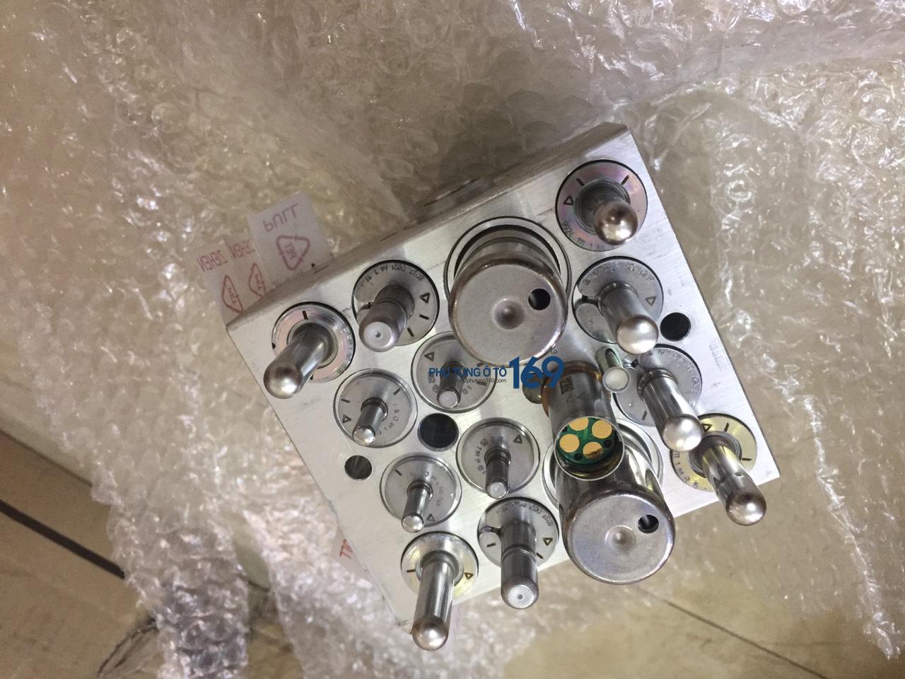 mo-to-dieu-khien-abs-3-hang-van-1