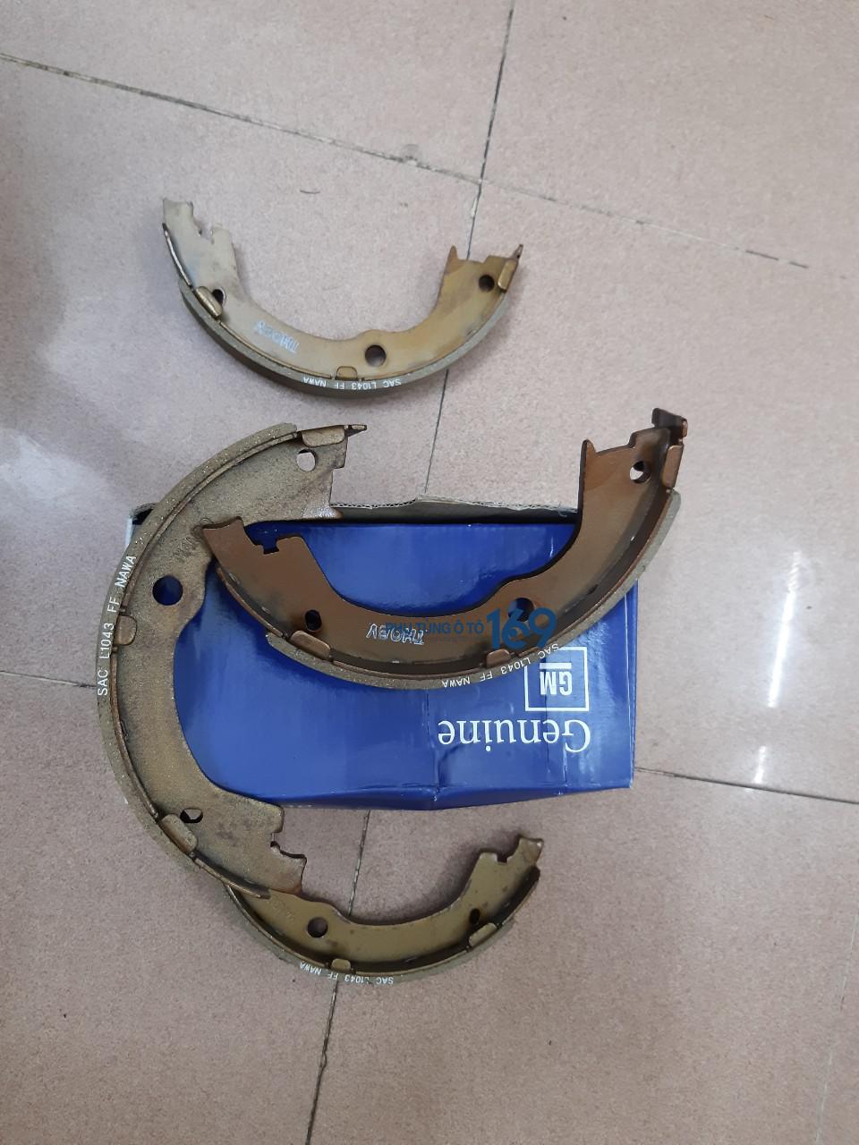 Má phanh tay Chevrolet Captiva 2009 Má phanh tay Chevrolet Captiva 2009