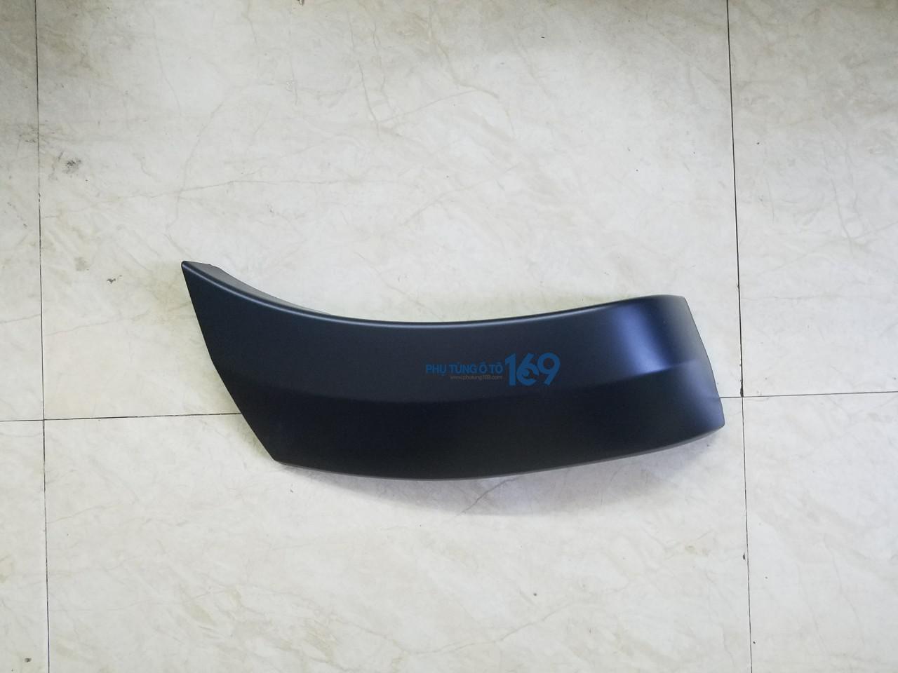 Ốp phồng ba đờ sốc trước Ford Everest Ốp phồng ba đờ sốc trước Ford Everest