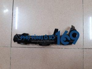 Phe cài cản trước Toyota Hilux Phe cài cản trước Toyota Hilux