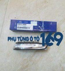 Xin nhan gương phải Hyundai Accent