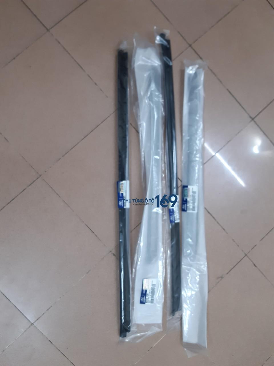 Nẹp chân kính cánh cửa ngoài trước trái Hyundai Getz 822101C001 Nẹp chân kính cánh cửa ngoài trước trái Hyundai Getz 822101C001