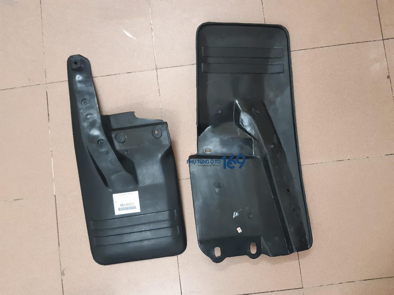 chắn bùn bánh sau phải pajero v31 giá rẻ chắn bùn bánh sau phải pajero v31 giá rẻ