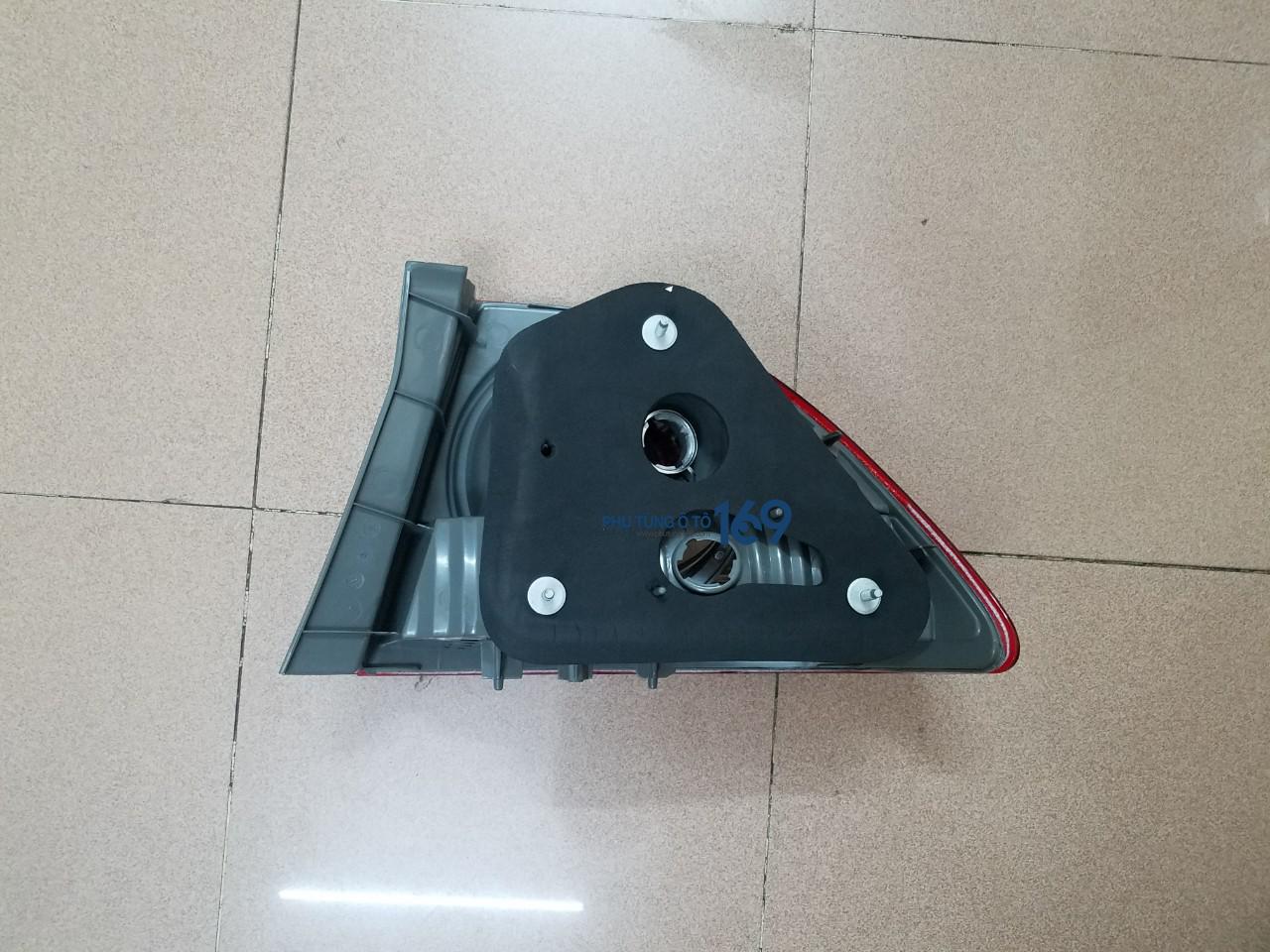 Đèn hậu miếng ngoài trái Honda Civic 2008 - 2012.2 Đèn hậu ngoài trái Honda Civic