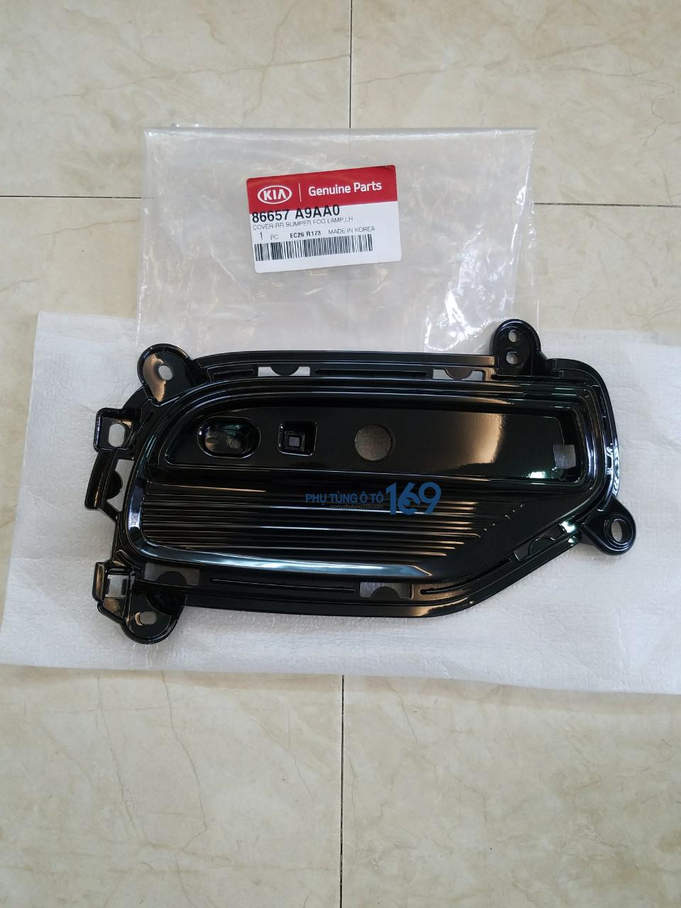 Ốp đèn phản quang cản sau Kia Sedona Ốp đèn phản quang cản sau Kia Sedona