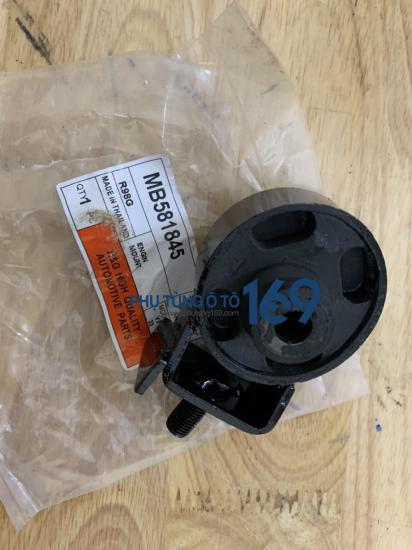 Chân hộp số phụ Mitsubishi Pajero V33 Chân hộp số phụ Mitsubishi Pajero V33