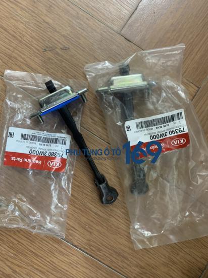 Hạn chế cánh cửa Kia Sportage Hạn chế cánh cửa Kia Sportage