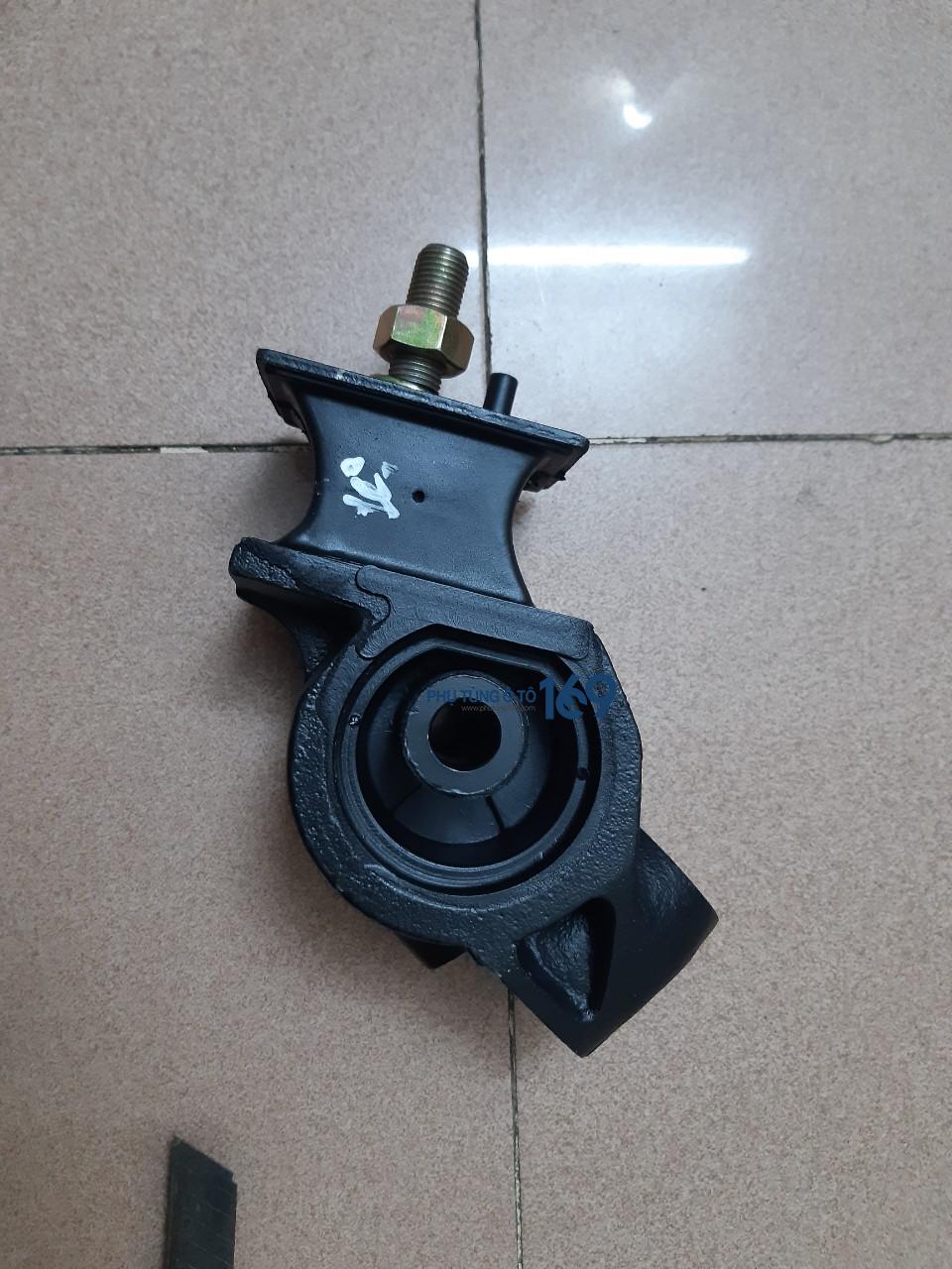 Chân máy trái Ford Ranger Chân máy trái Ford Rangerái Ford Ranger