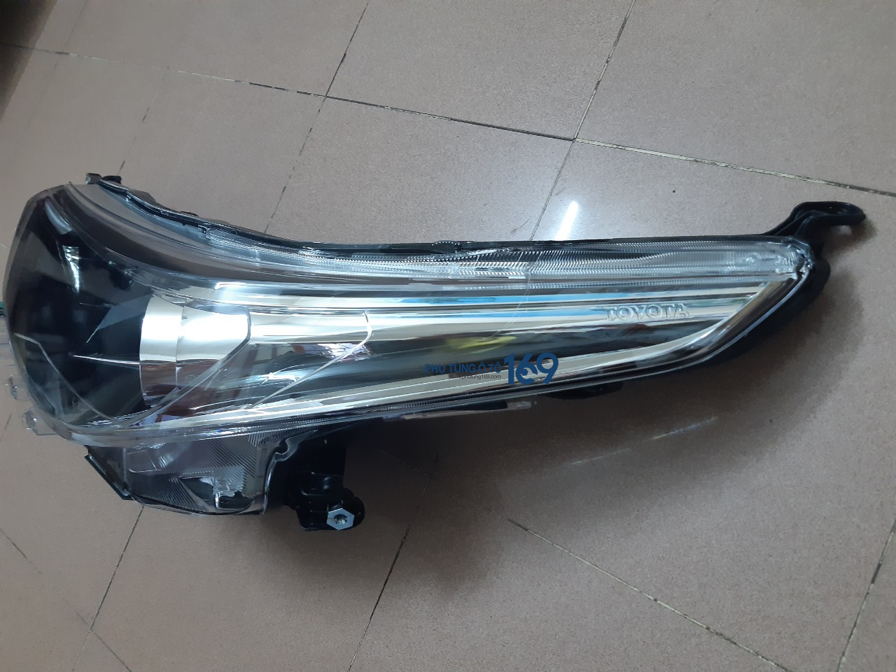 Đèn pha Toyota Vios có bi Đèn pha Toyota Vios có bi