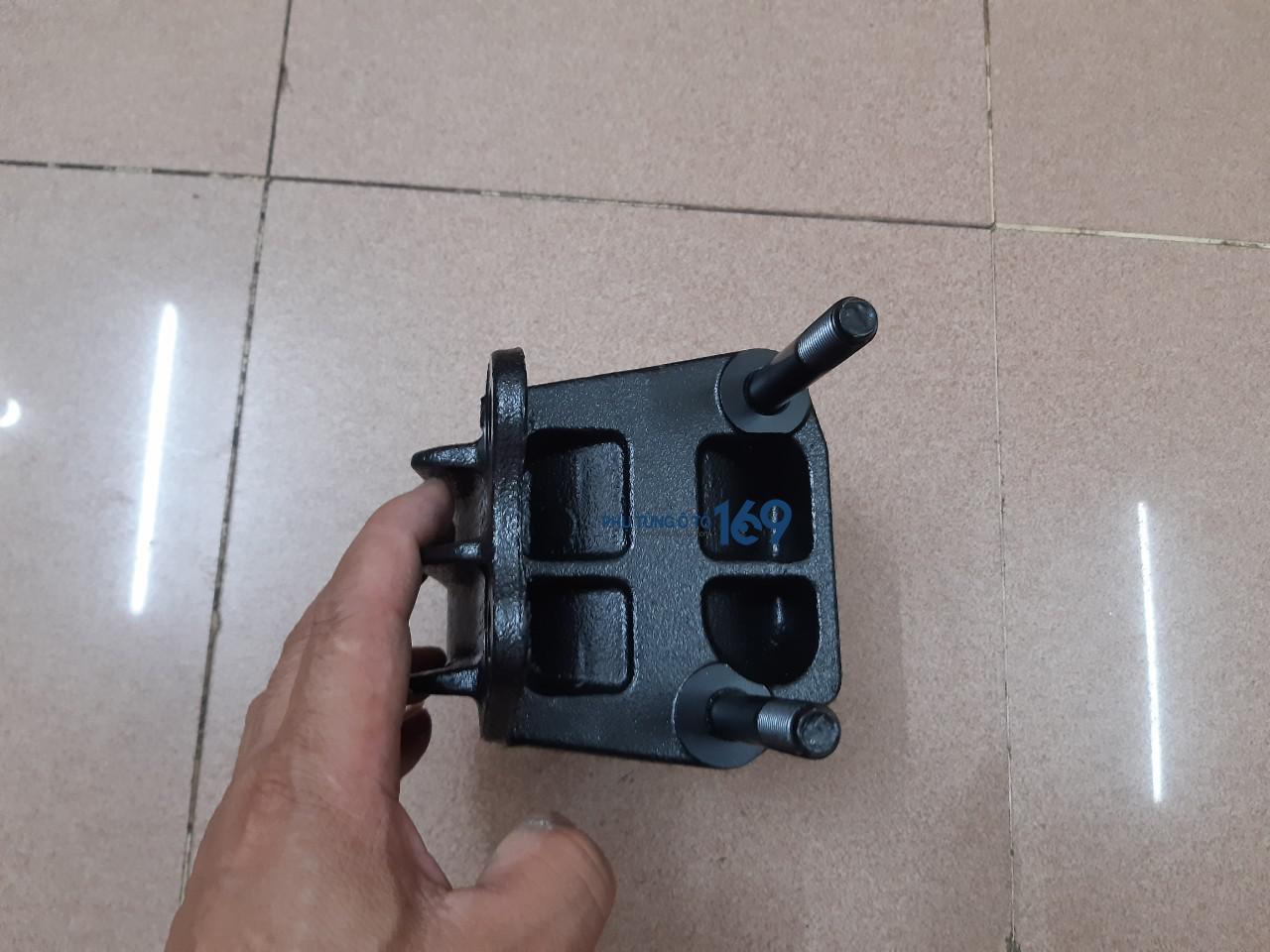 Chân treo hộp số Kia Sorento Chân treo hộp số Kia Sorento