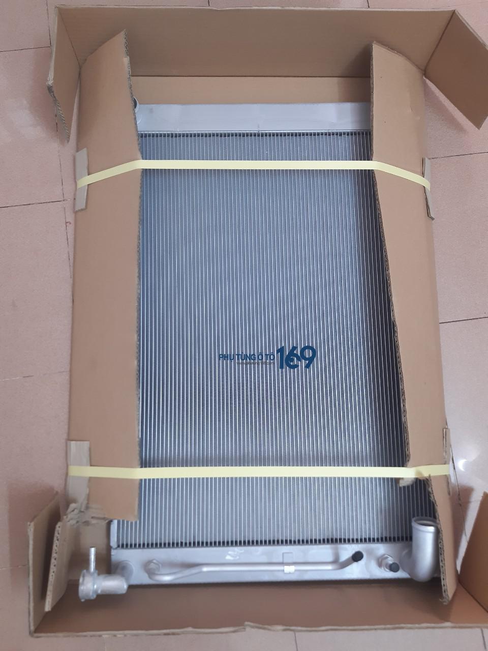 Két nước Lexus RX 330 Két nước Lexus RX 330