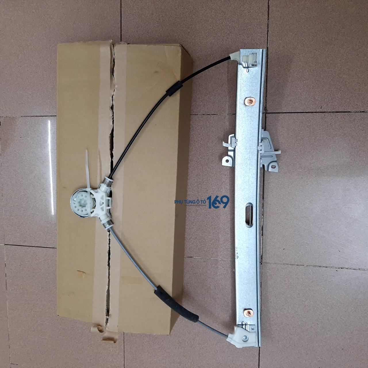 Compa lên kính trước Ford Escape Compa lên kính trước Ford Escape