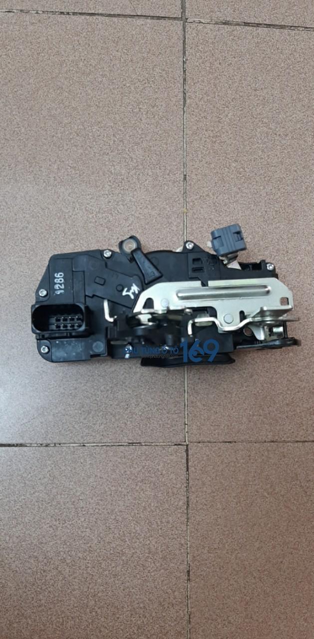 Cơ cấu ổ khóa ngậm sau lái Chervolet Captiva.5 Cơ cấu ổ khóa ngậm sau lái Chervolet Captiva