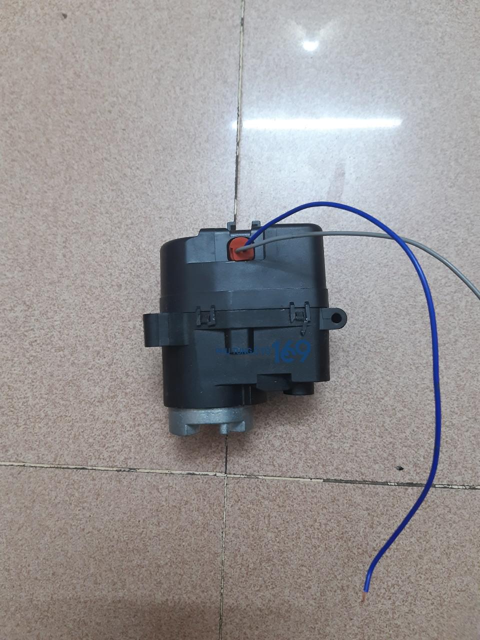 Mô tơ gập gương Toyota Camry Mô tơ gập gương Toyota Camry