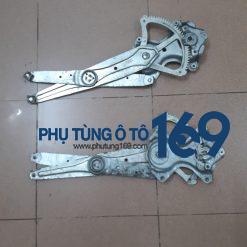 Compa lên kính trước Toyota Camry 2.4