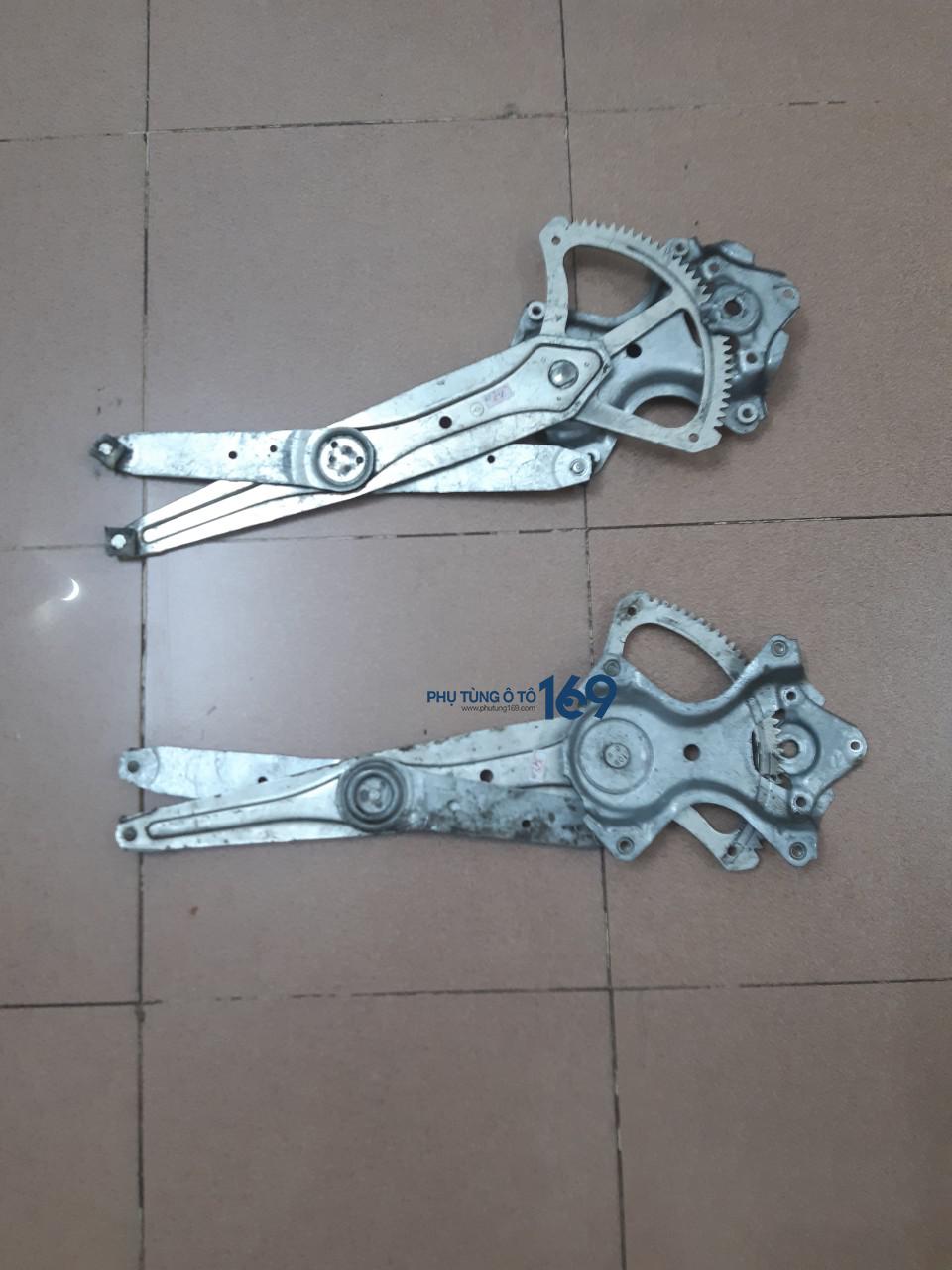 Compa lên kính trước Toyota Camry 2.4 Compa lên kính trước Toyota Camry 2.4