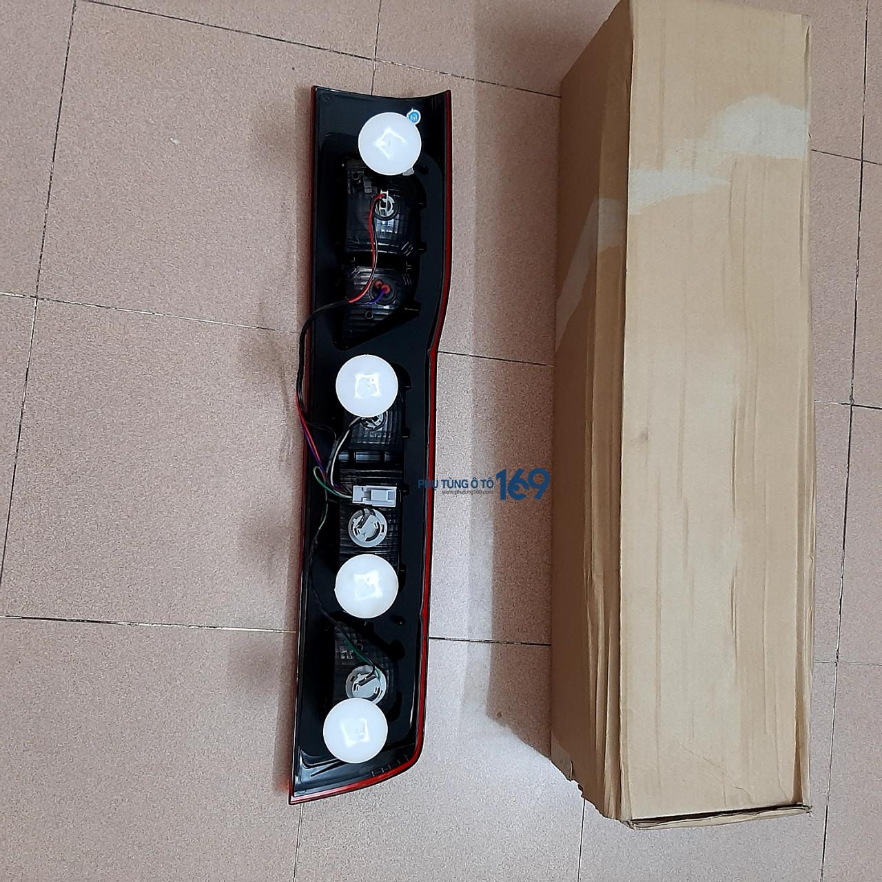 Đèn hậu phải Ford Transit.3