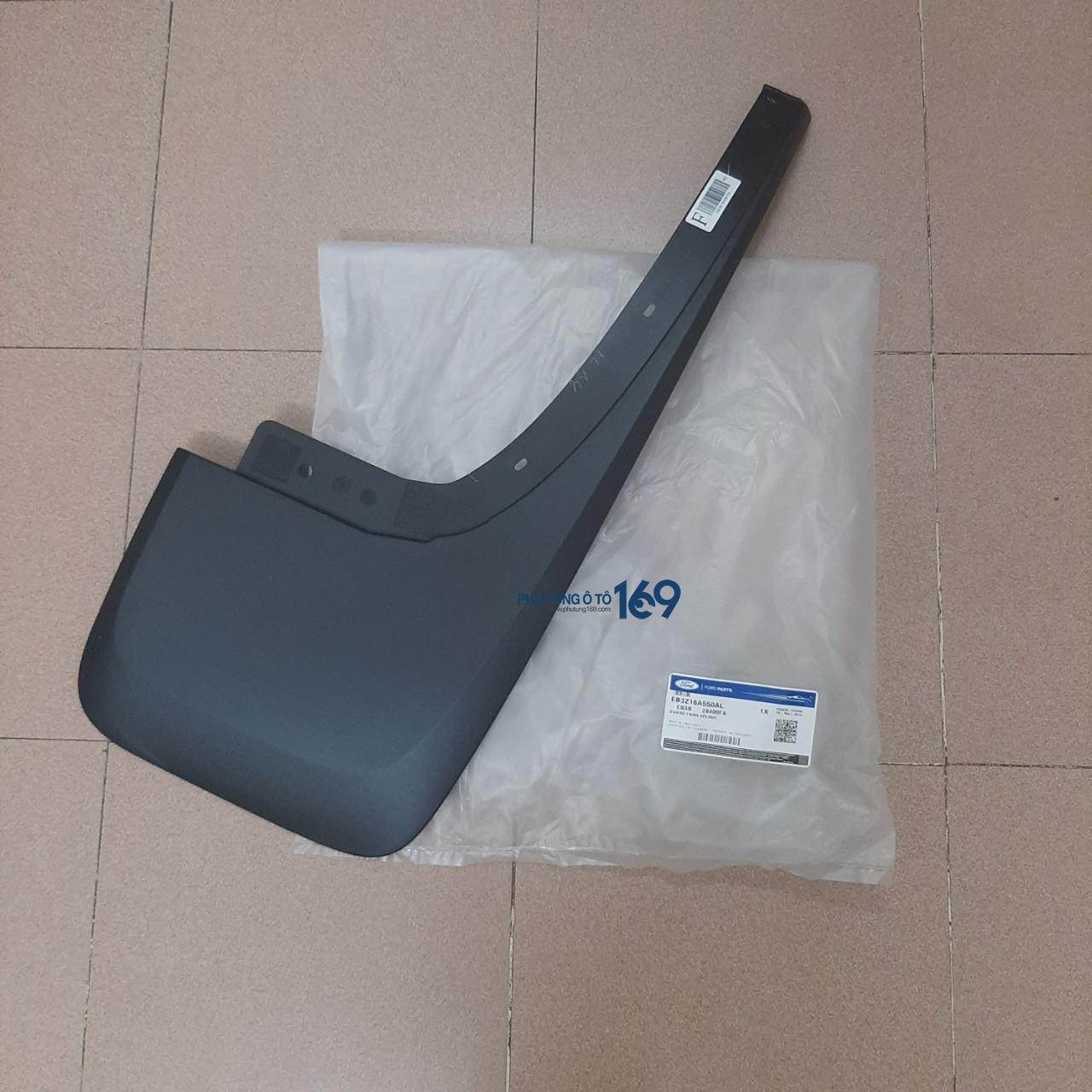 Chắn bùn bánh sau trái Ford Ranger.3 Chắn bùn bánh sau trái Ford Ranger