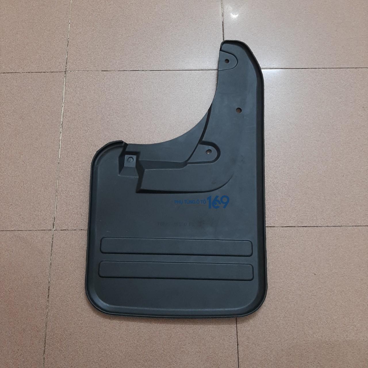 Chắn bùn bánh sau trái Toyota Hilux Chắn bùn bánh sau trái Toyota Hilux