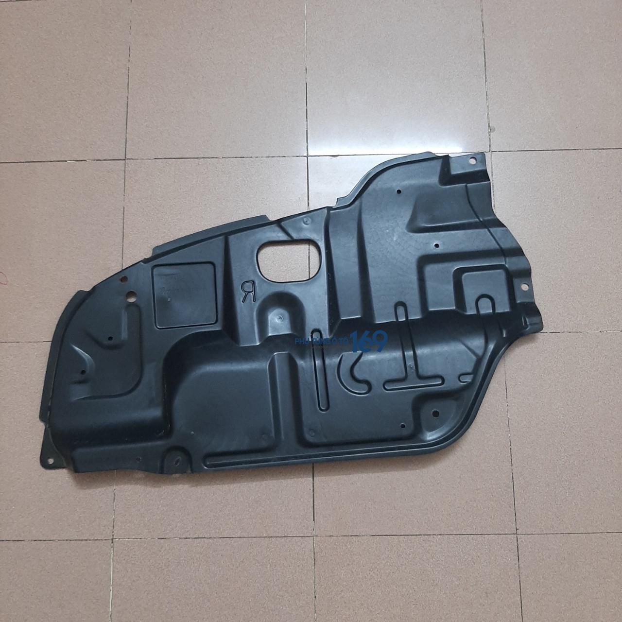 Chắn bùn gầm bên phải Toyota Camry 3.0 2003.1