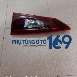 Đèn hậu miếng trong phải Mazda3