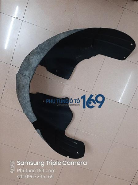 Chắn bùn lòng dè sau Ford Focus Chắn bùn lòng dè sau Ford Focus