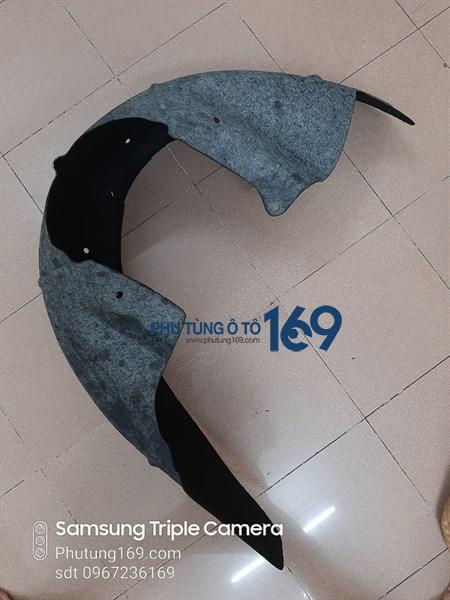 Chắn bùn lòng dè sau Ford Focus Chắn bùn lòng dè sau Ford Focus