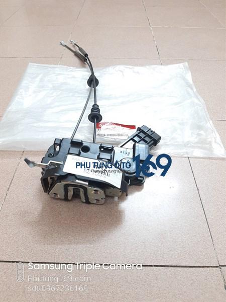 Cơ cấu khóa cửa sau phải Kia Carens Cơ cấu khóa cửa sau phải Kia Carens