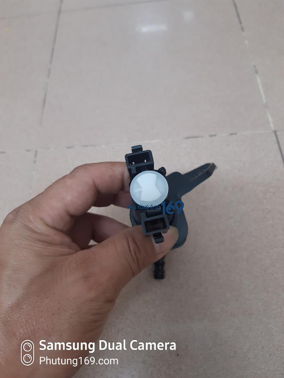 Vòi phun nước rửa đèn pha Hyundai Tucson Vòi phun nước rửa đèn pha Hyundai Tucson