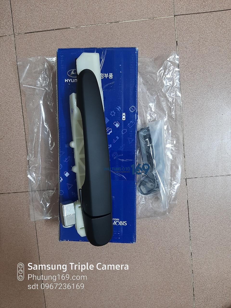 Tay mở cửa ngoài sau phải Hyundai Tucson.1 Tay mở cửa ngoài sau phải Hyundai Tucson