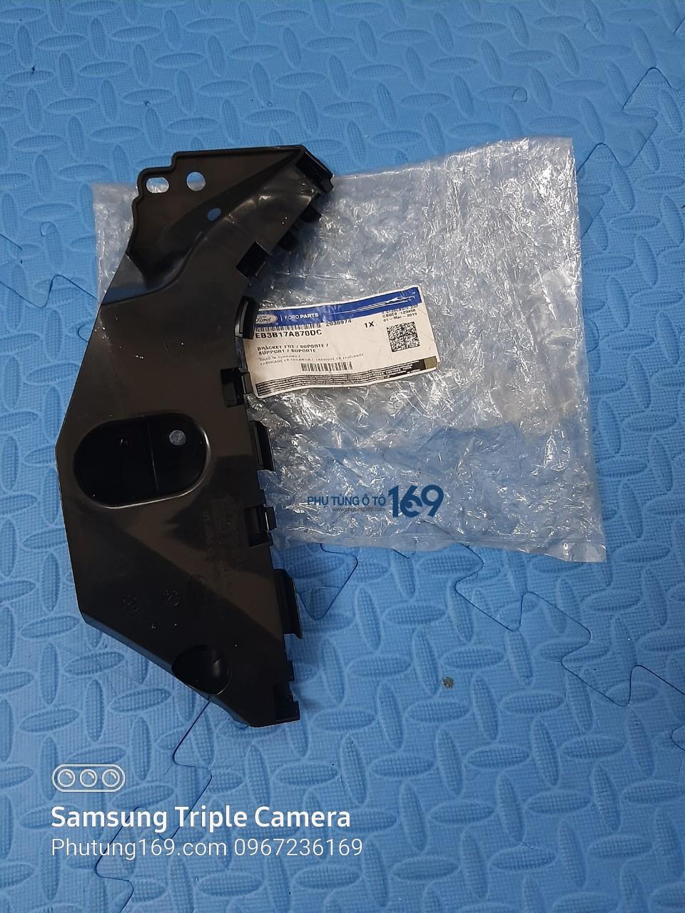 Phe cài cản trước phải Ford Ranger XLS Phe cài cản trước phải Ford Ranger XLS