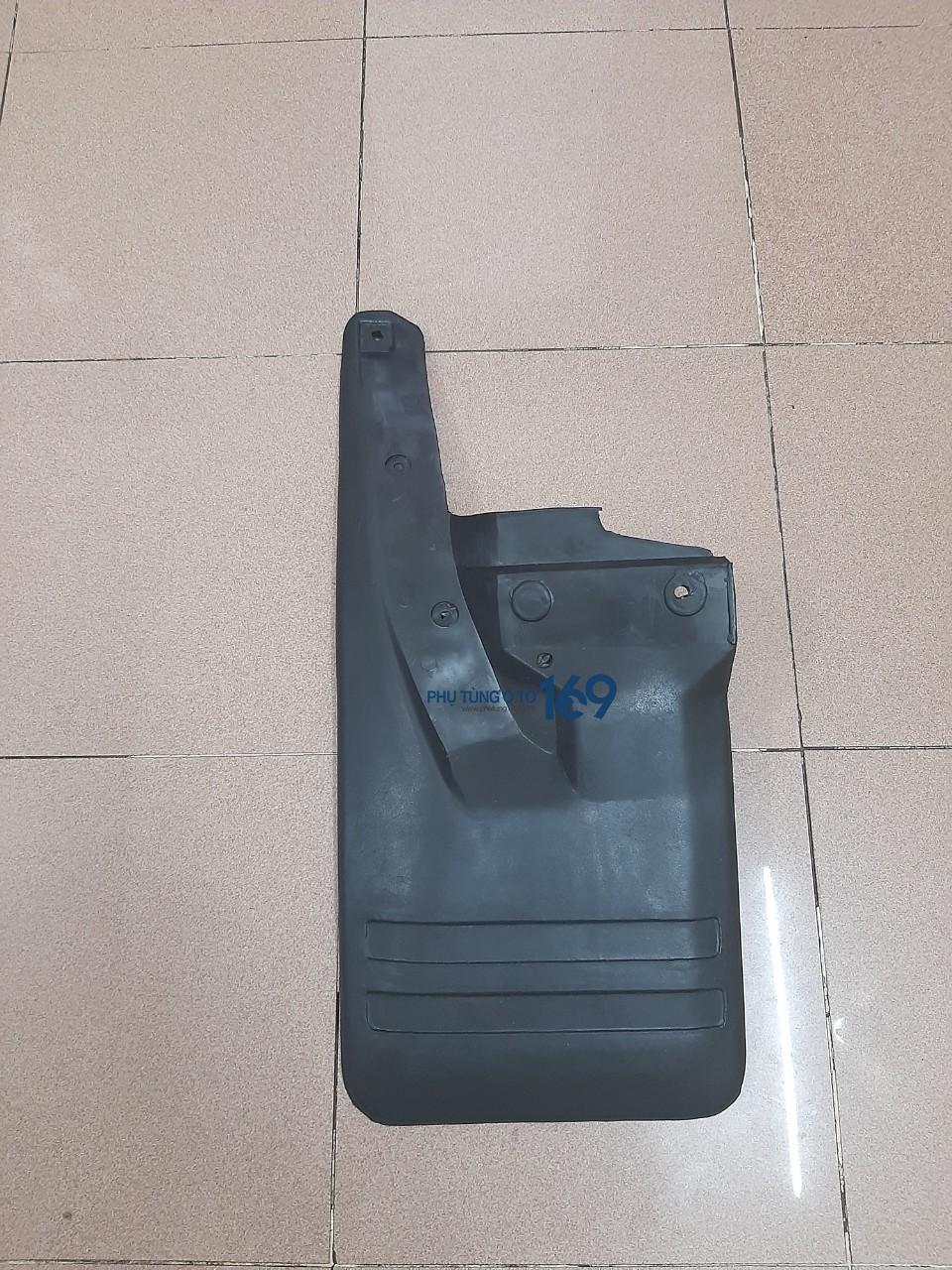 Chắn bùn bánh sau trái Mitsubishi Pajero V6300 Chắn bùn bánh sau trái Mitsubishi Pajero V6300