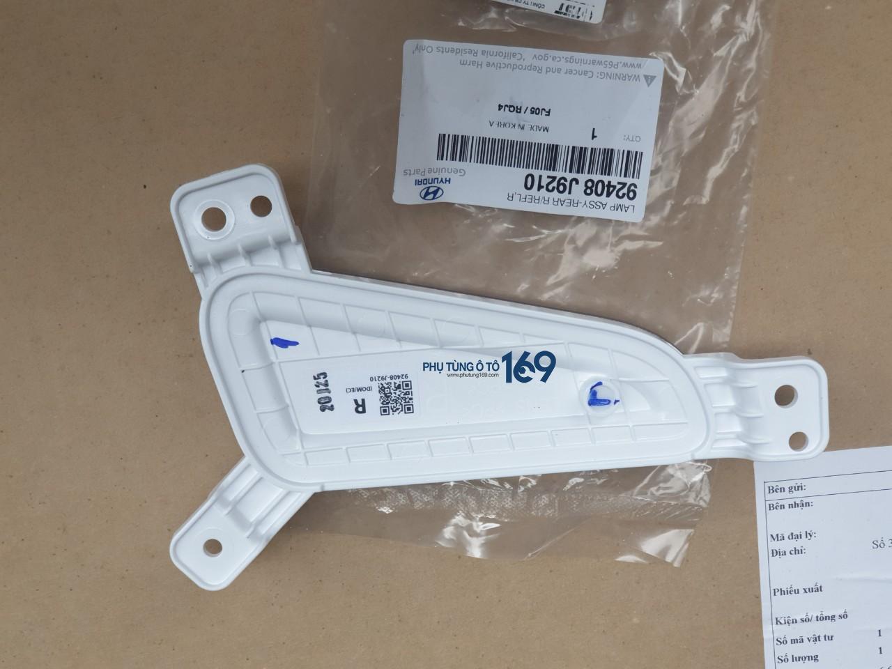 Ốp đèn phản quang cản trước Hyundai Kona Ốp đèn phản quang cản trước Hyundai Kona