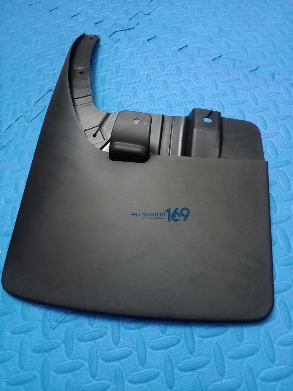 Chắn bùn bánh sau lái Navara Chắn bùn bánh sau lái Navara